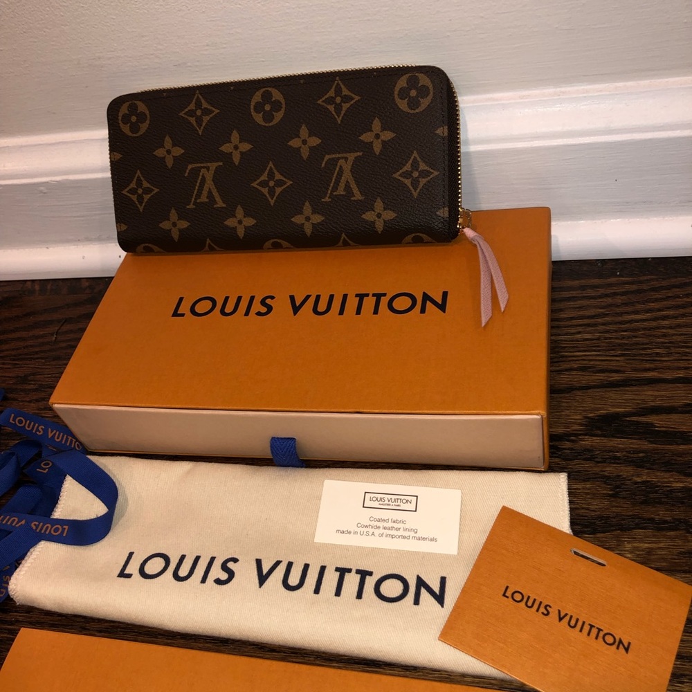 NEW Louis Vuitton Clemence Zip Wallet Monogram